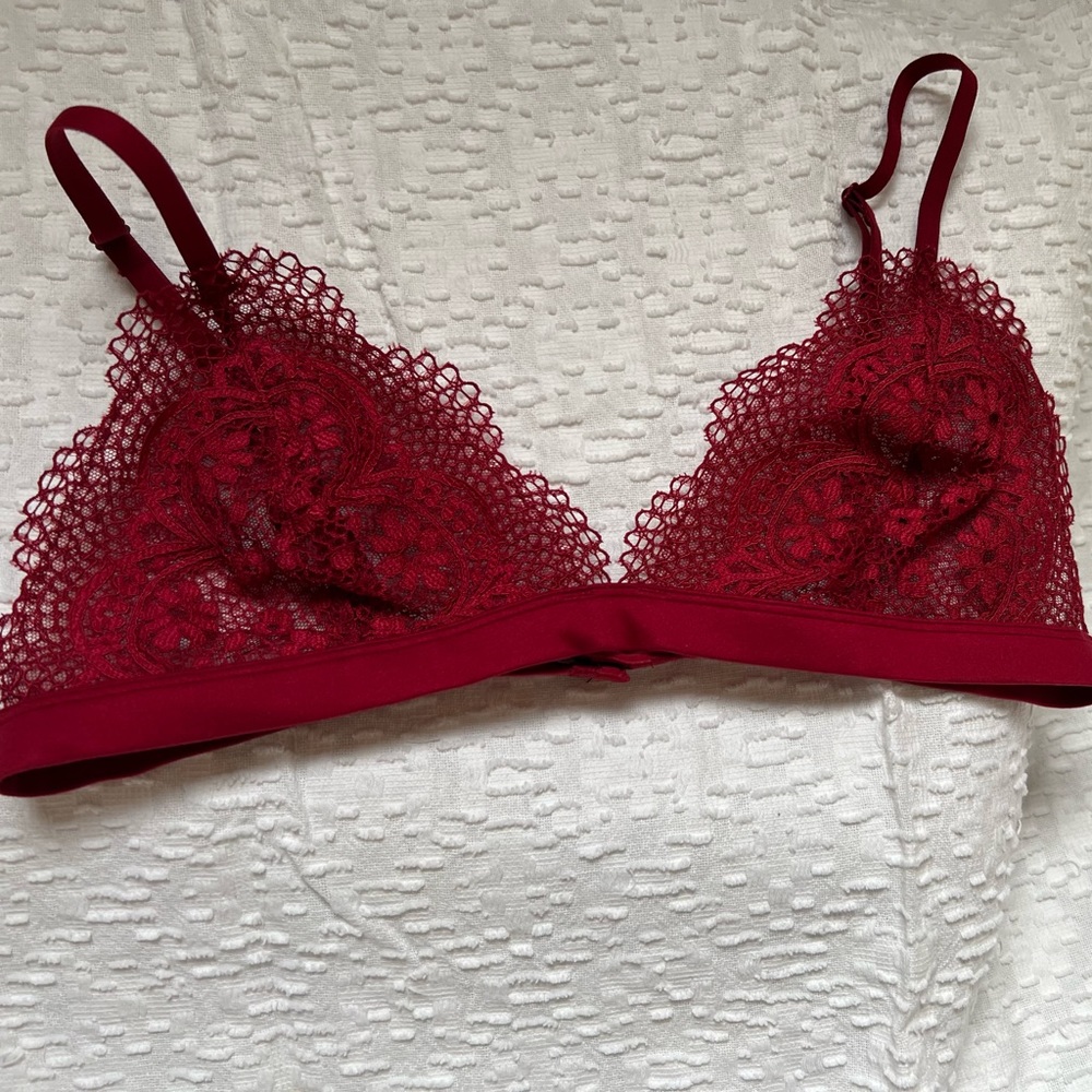 Victoria’s Secret lace bralette